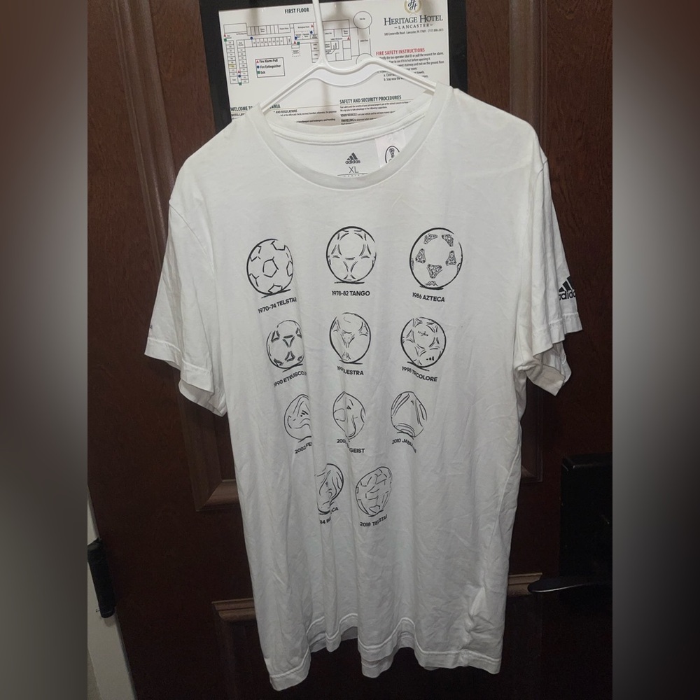 Adidas White Short Sleeve Graphic Soccer Tee FIFA World Cup Russia 2018 Size XL